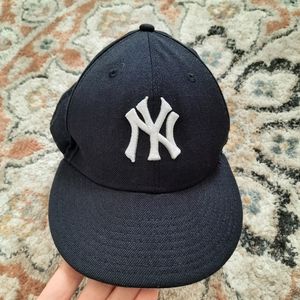 New York Yankees navy baseball cap